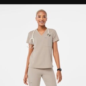 Boulder Catarina™ - One-Pocket Scrub Top
